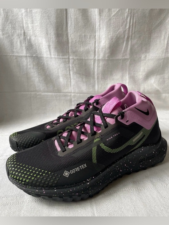 Nike Shoes - Nike React Pegasus 4 💅🌴 Trail GTX Black Magenta Shoes Wmns Sz 7 8.5 FN7102-010